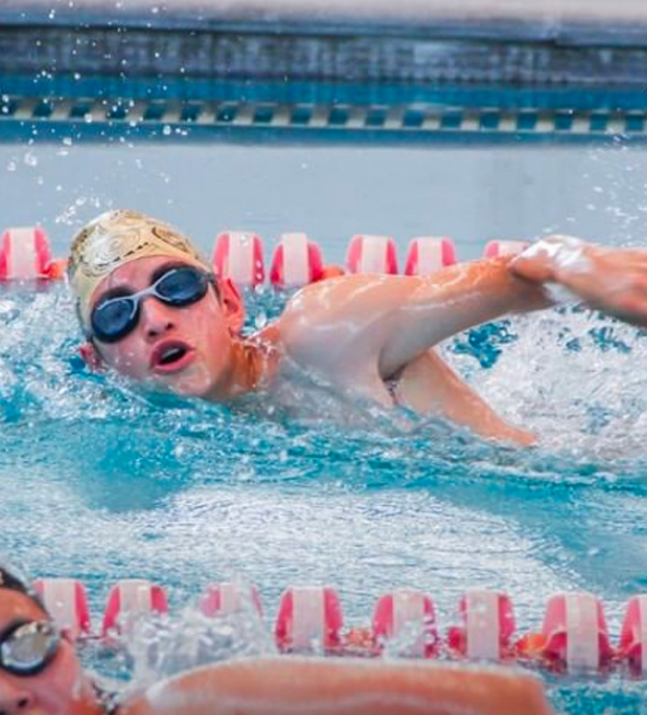 colegio-con-actividades-extracurriculares-natacion