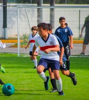 colegio_pedregal_santa_anita_canchas-de-futbol