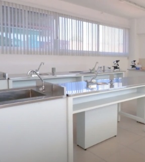colegio_pedregal_santa_anita_laboratorios